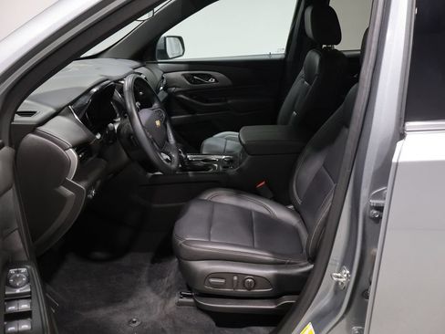 Used 2023 Chevrolet Traverse LT AWD/4WD image 11
