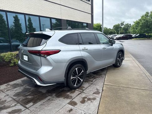 Used 2021 Toyota Highlander XSE AWD/4WD image 5