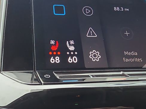 Used 2024 Volkswagen Atlas SE image 34