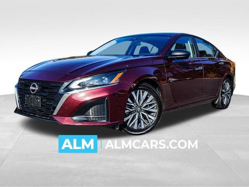 Used 2024 Nissan Altima 2.5 SV image 1