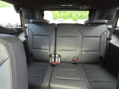 Used 2025 Chevrolet Tahoe High Country AWD/4WD image 32