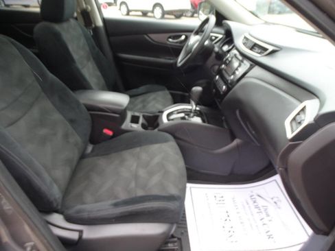Used 2015 Nissan Rogue SV FWD image 38