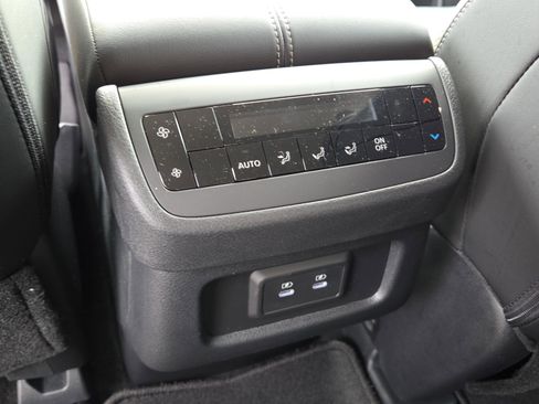 New 2026 Nissan Pathfinder SL image 16