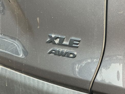 Used 2022 Toyota RAV4 XLE Premium AWD/4WD image 27