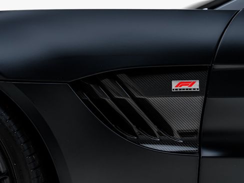 Used 2023 Aston Martin V8 Vantage Coupe RWD image 26