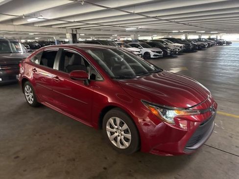 Used 2023 Toyota Corolla LE FWD image 2