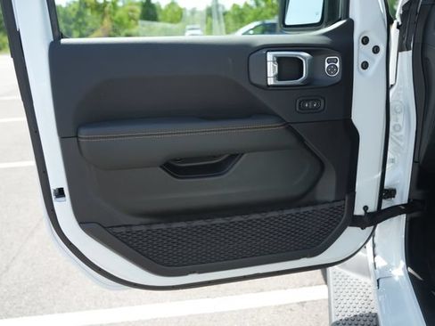 New 2026 Jeep Wrangler Unlimited Sahara AWD/4WD image 12