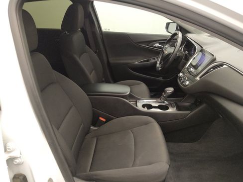 Used 2021 Chevrolet Malibu RS FWD image 21