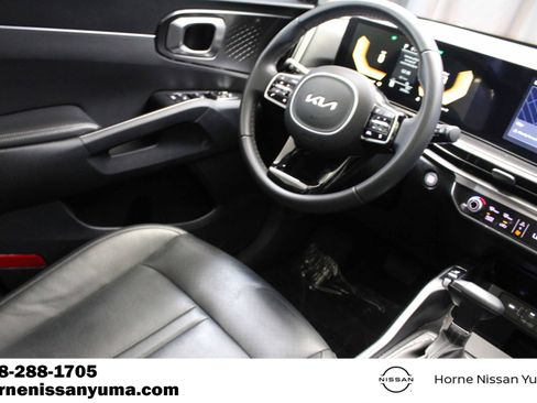Used 2025 Kia Sorento S w/ Panoramic Sunroof Package FWD image 9