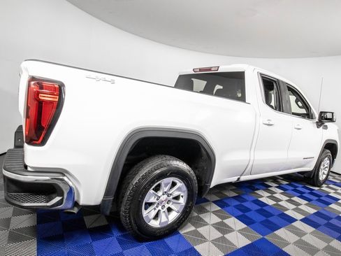 Used 2022 GMC Sierra 1500 SLE image 3
