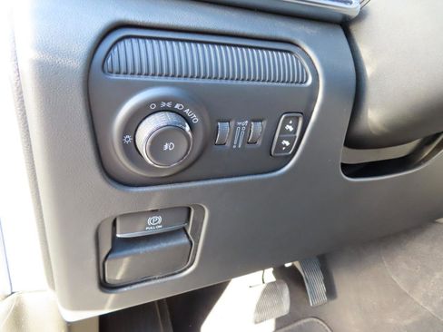 Used 2024 Jeep Grand Wagoneer L Series II w/ Quick Order Packagew 28T AWD/4WD image 28