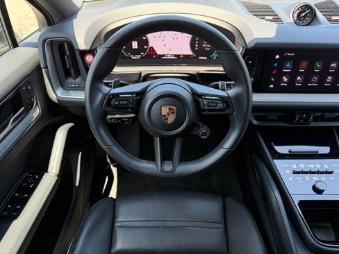 Used 2025 Porsche Cayenne Coupe AWD/4WD image 14
