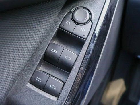 Certified 2025 Chevrolet Equinox LT FWD image 21