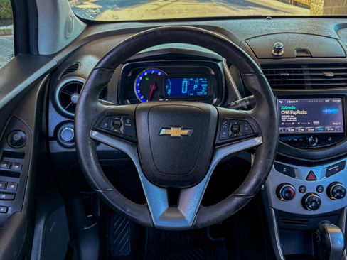 Used 2016 Chevrolet Trax LT w/ LT Sun and Sound Package AWD/4WD image 19