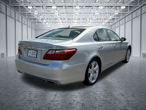 Used 2012 Lexus LS 460 w/ Comfort Pkg image 7