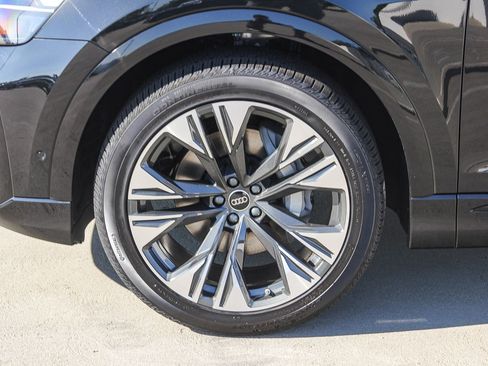 New 2026 Audi Q8 Prestige image 4