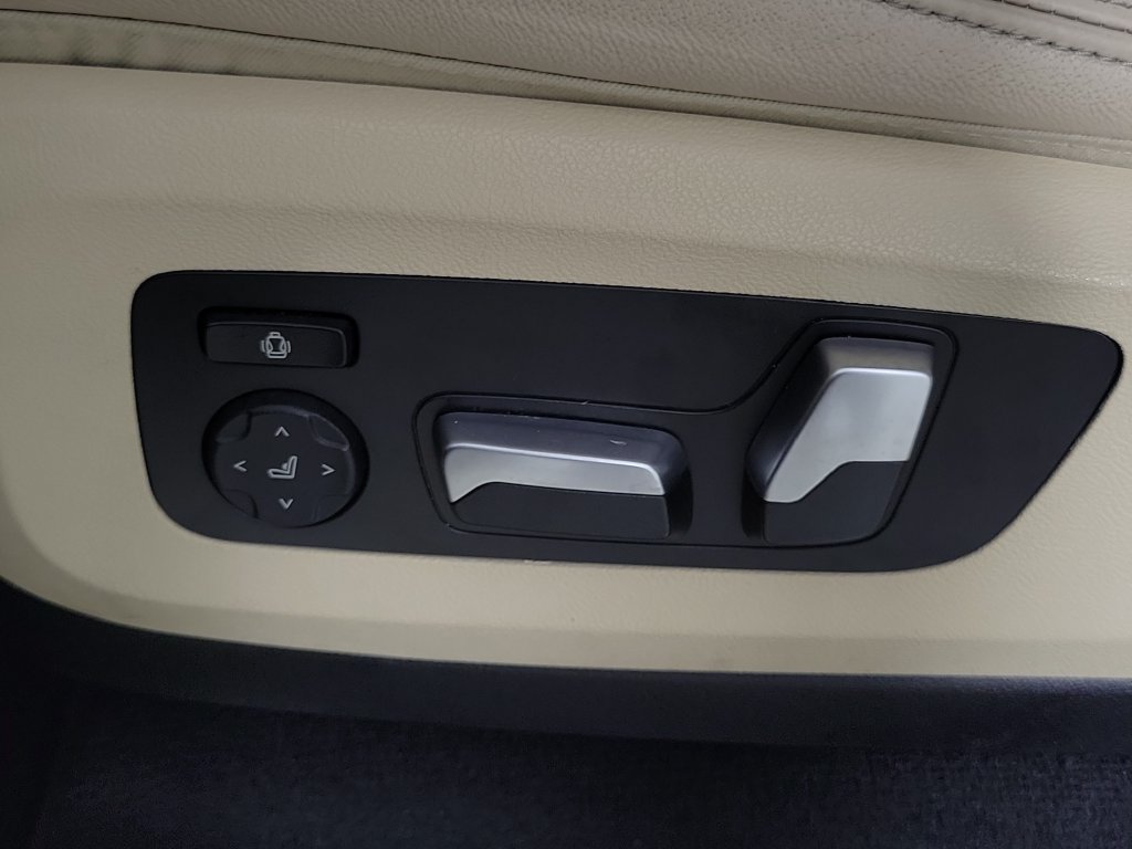 Used 2022 BMW X5 sDrive40i w/ M Sport Package RWD image 19