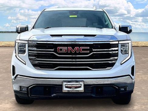 Used 2022 GMC Sierra 1500 SLT w/ SLT Convenience Package image 2
