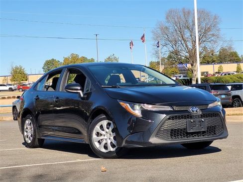 Used 2022 Toyota Corolla LE image 19