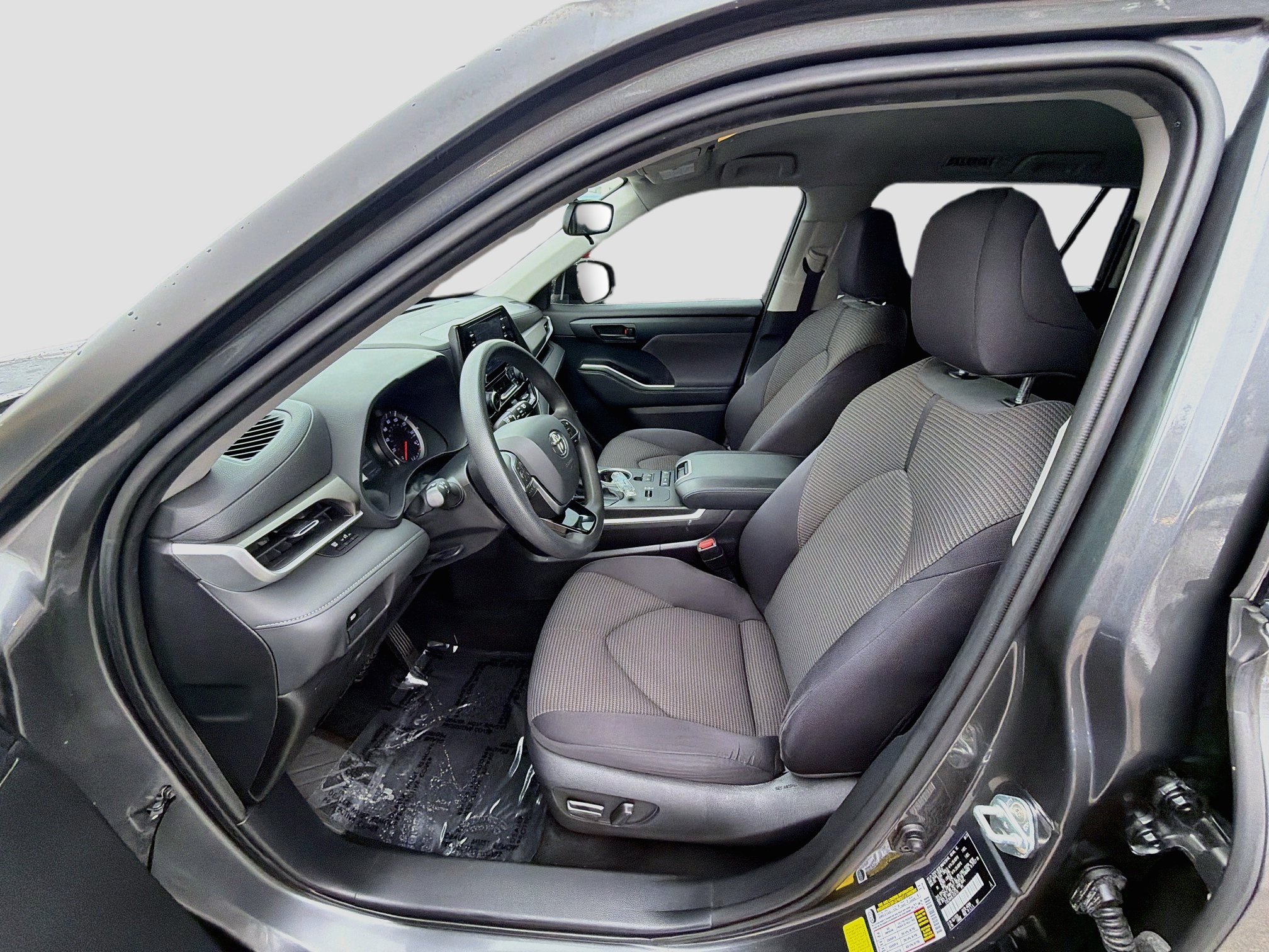 Used 2020 Toyota Highlander L FWD image 18