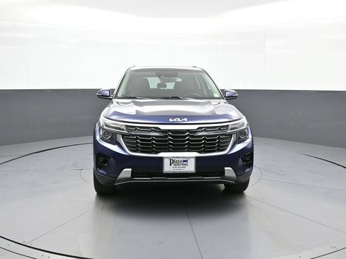 Certified 2024 Kia Seltos EX AWD/4WD image 2