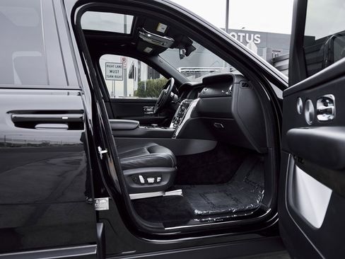 Used 2019 Rolls-Royce Cullinan image 23