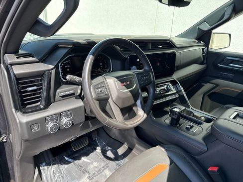 Used 2022 GMC Sierra 1500 AT4 w/ Technology Package AWD/4WD image 11