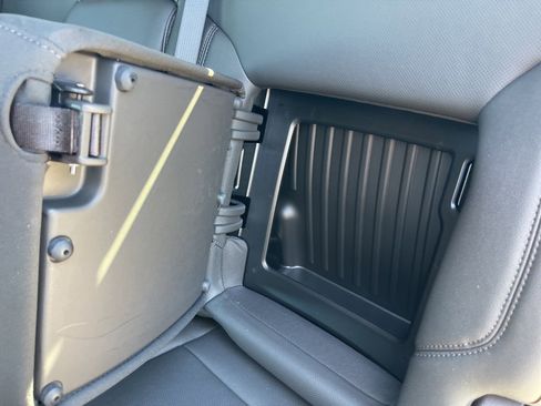 Certified 2025 Chevrolet Silverado 1500 LTZ w/ LTZ Premium Package image 18