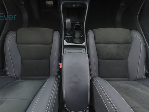 Used 2023 Volvo XC40 Recharge Plus AWD/4WD image 27
