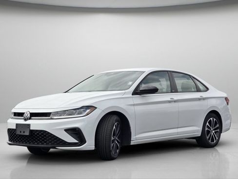 Used 2025 Volkswagen Jetta Sport FWD image 17