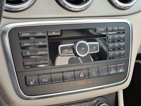 Used 2015 Mercedes-Benz GLA 250 4MATIC image 19