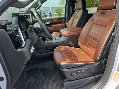 Used 2025 GMC Sierra 2500 Denali Ultimate AWD/4WD image 12