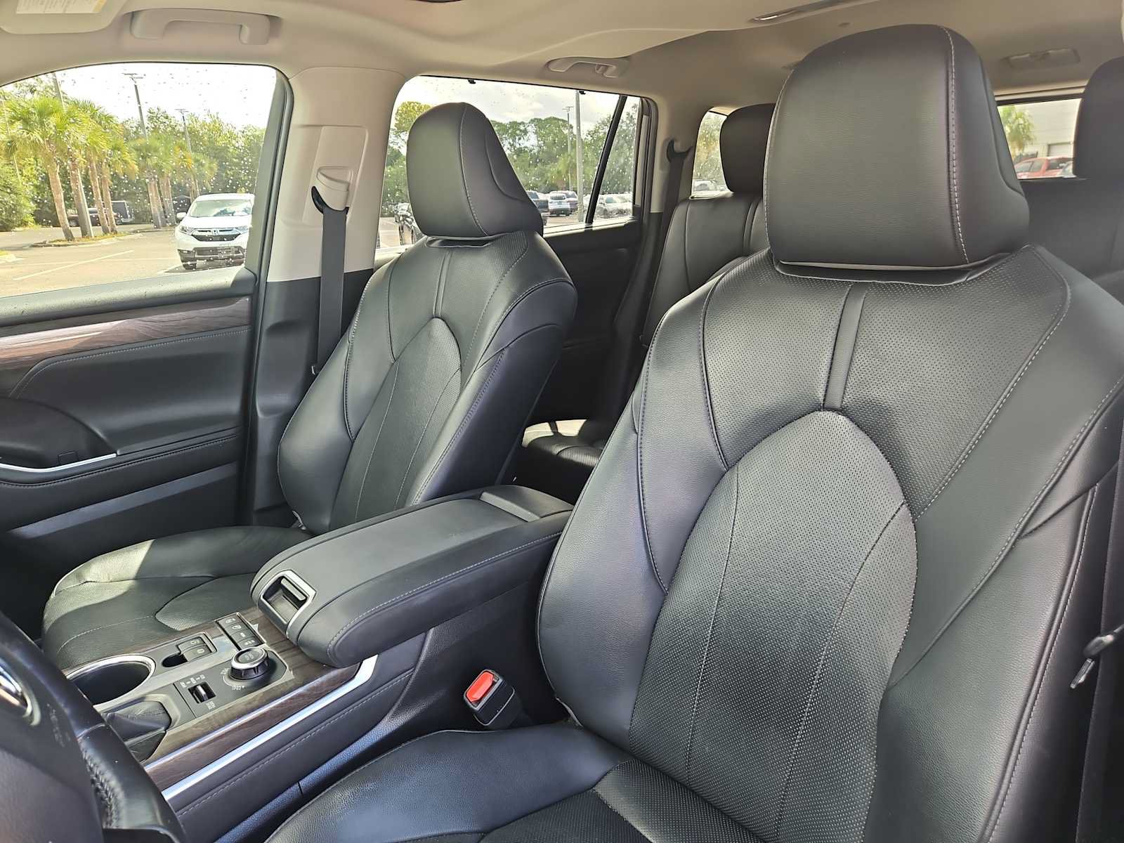 Used 2020 Toyota Highlander Limited AWD/4WD image 13