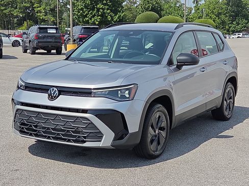 Used 2025 Volkswagen Taos S FWD image 2