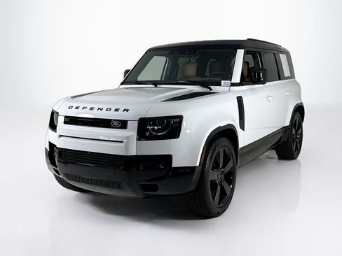Used 2026 Land Rover Defender 110 X-Dynamic SE AWD/4WD image 1
