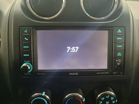 Used 2016 Jeep Patriot High Altitude image 25