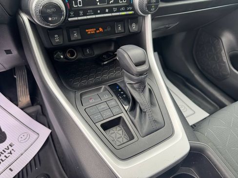 Used 2022 Toyota RAV4 XLE w/ Convenience Package AWD/4WD image 21