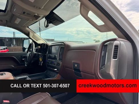 Used 2016 Chevrolet Silverado 2500 High Country w/ Duramax Plus Package AWD/4WD image 10