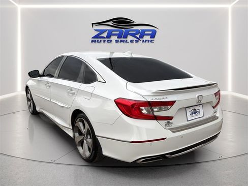 Used 2018 Honda Accord Touring image 5
