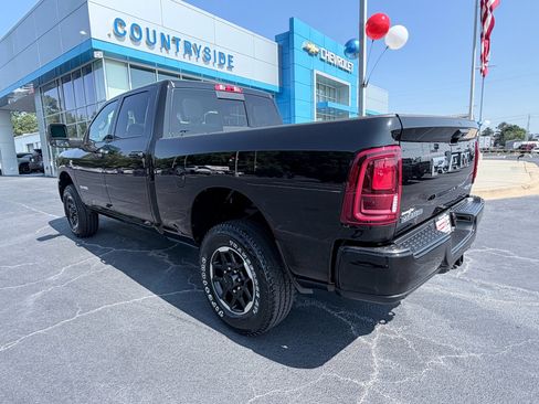 Used 2026 RAM 2500 Laramie AWD/4WD image 7