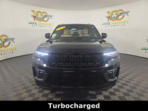 Used 2024 Jeep Grand Cherokee Summit AWD/4WD image 3