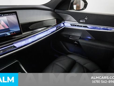 Used 2026 BMW 740i w/ Premium Package RWD image 43