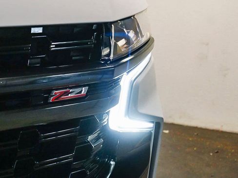 Used 2022 Chevrolet Tahoe Z71 w/ Luxury Package image 7