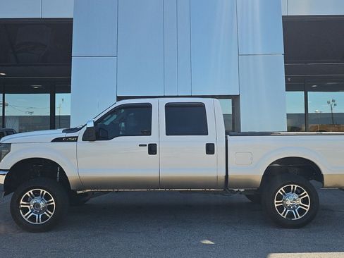 Used 2013 Ford F250 Lariat w/ Lariat Ultimate Pkg AWD/4WD image 2