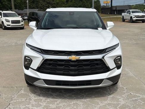 Used 2024 Chevrolet Blazer LT w/ Convenience Package FWD image 2