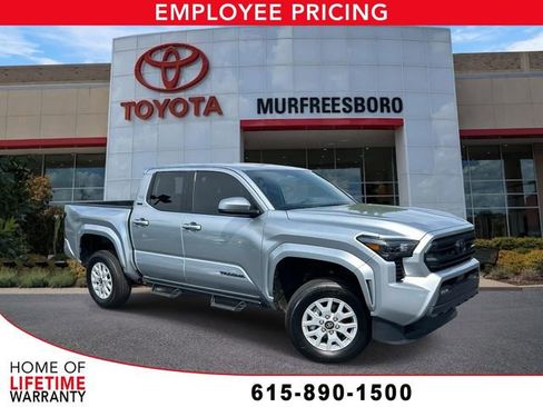 Used 2025 Toyota Tacoma SR5 image 1