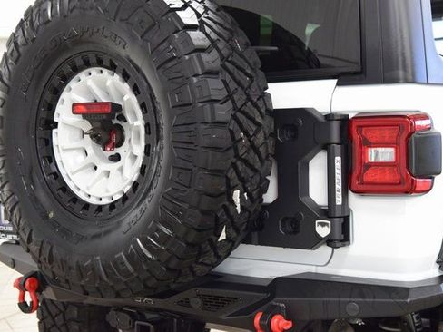 Used 2024 Jeep Wrangler Rubicon image 23