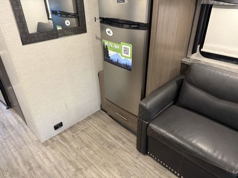 Used 2024 Ford E-450 and Econoline 450 Super Duty w/ Motorhome Prep Package image 47