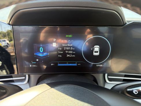 Used 2025 Hyundai Elantra Limited FWD image 21
