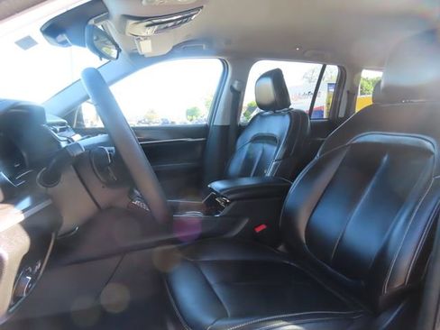 Used 2023 Jeep Grand Cherokee Limited w/ Trailer Tow Prep Group (B) AWD/4WD image 21
